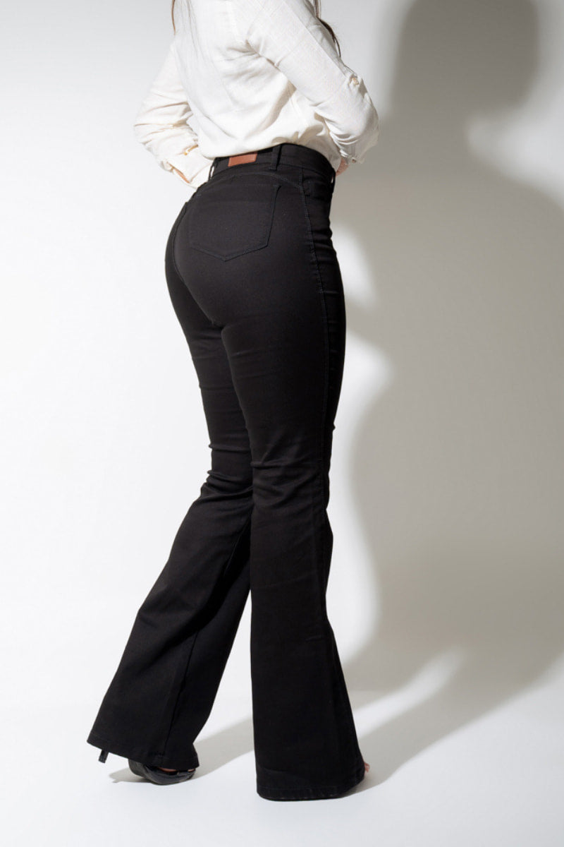 Calça Flare Modeladora Preta Que Não Desbota CH109